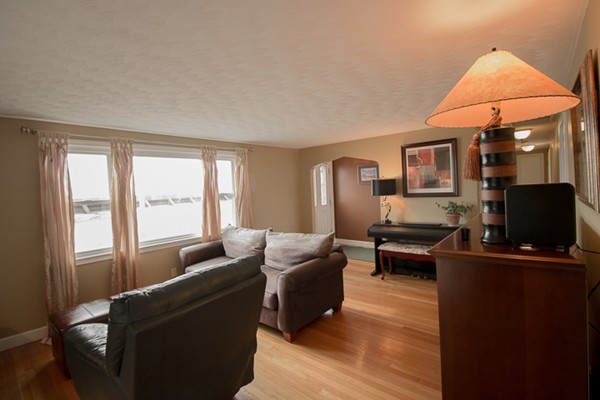 190 Newport Road Hull, MA 02045 - Photo 6 of 19 Gallery Image 6