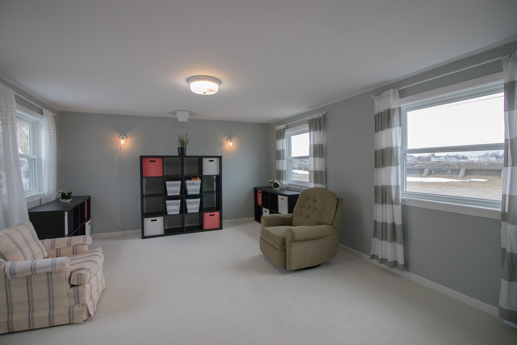 190 Newport Road Hull, MA 02045 - Photo 8 of 19 Gallery Image 8