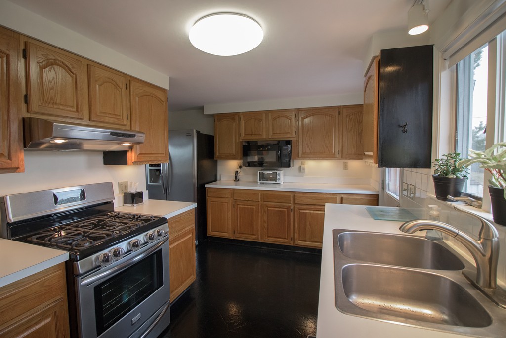 190 Newport Road Hull, MA 02045 - Photo 10 of 19 Gallery Image 10