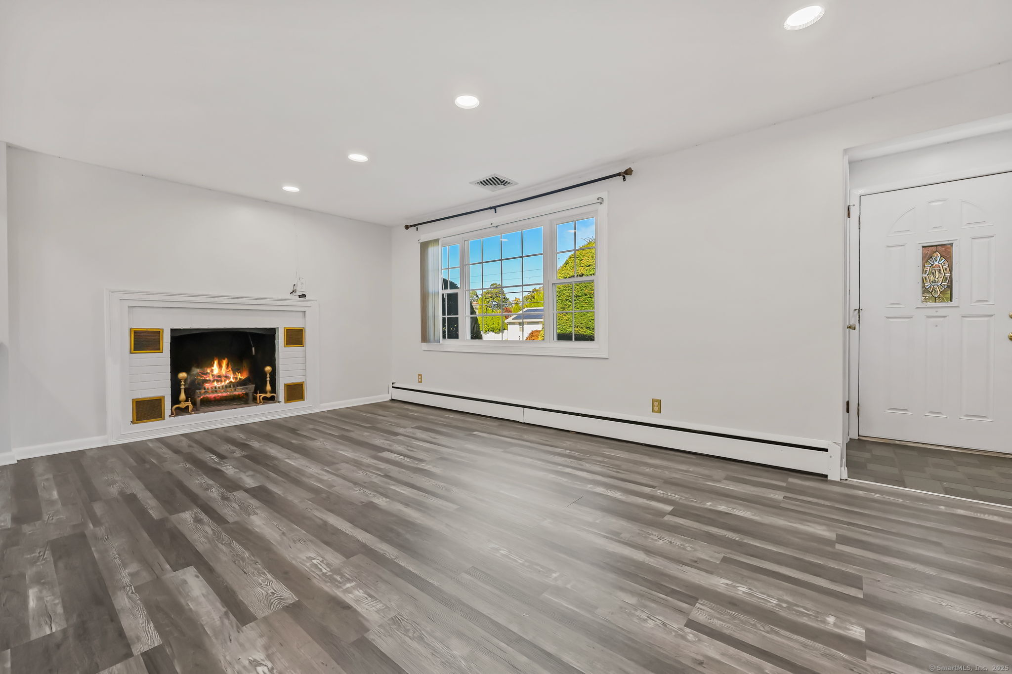 3 Wynne Road Norwalk, CT 06850 - Photo 4 of 38