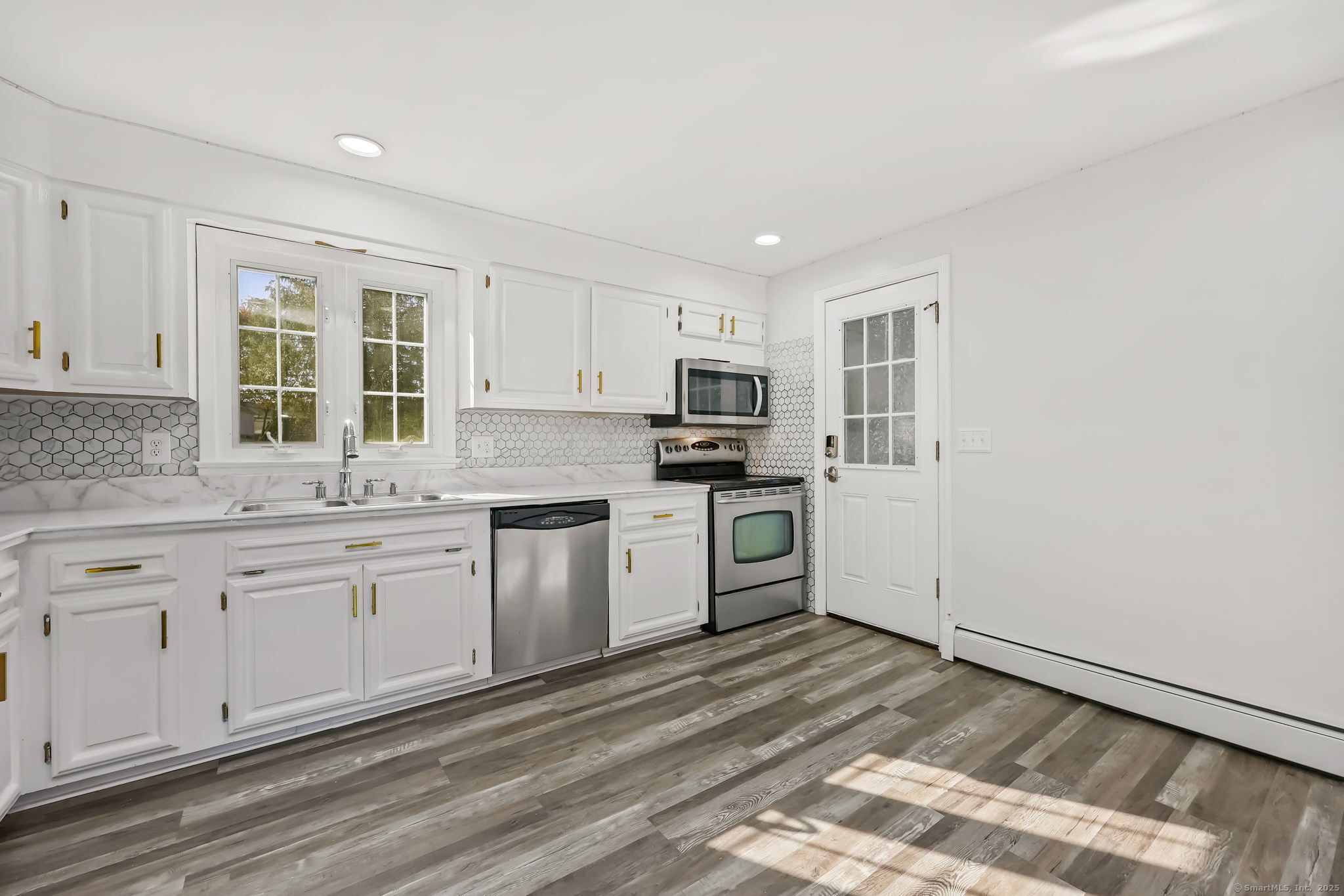 3 Wynne Road Norwalk, CT 06850 - Photo 6 of 38