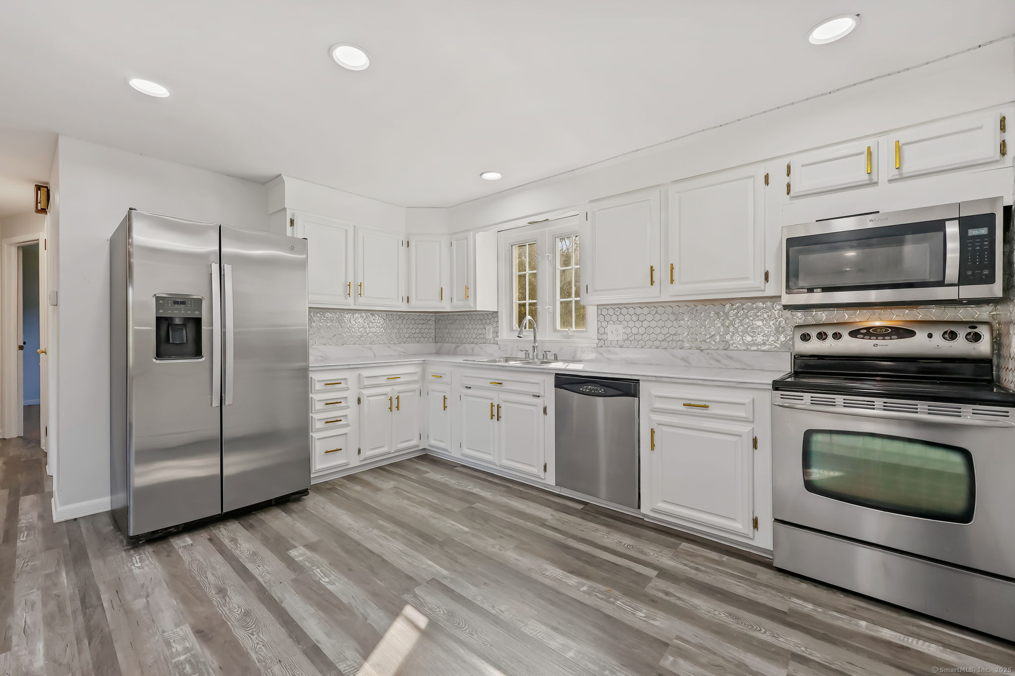 3 Wynne Road Norwalk, CT 06850 - Photo 8 of 38