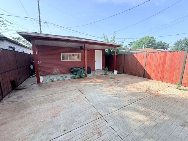 a view of a house with a garage