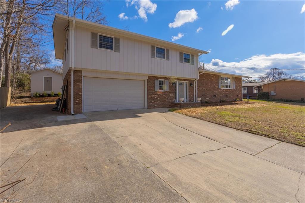 1198 Joe Moore Road Thomasville, NC 27360 - Photo 4 of 40 Gallery Image 4