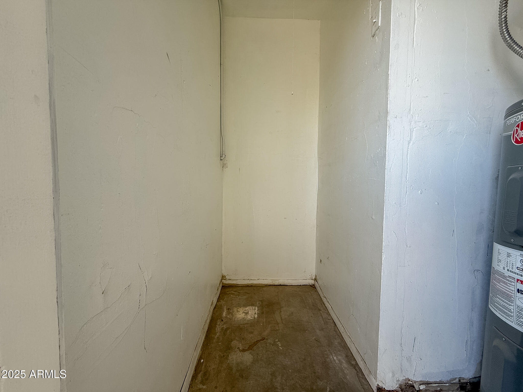 349 North 11th Street, Unit 110 Phoenix, AZ 85006 - Photo 18 of 18 a view of a hallway