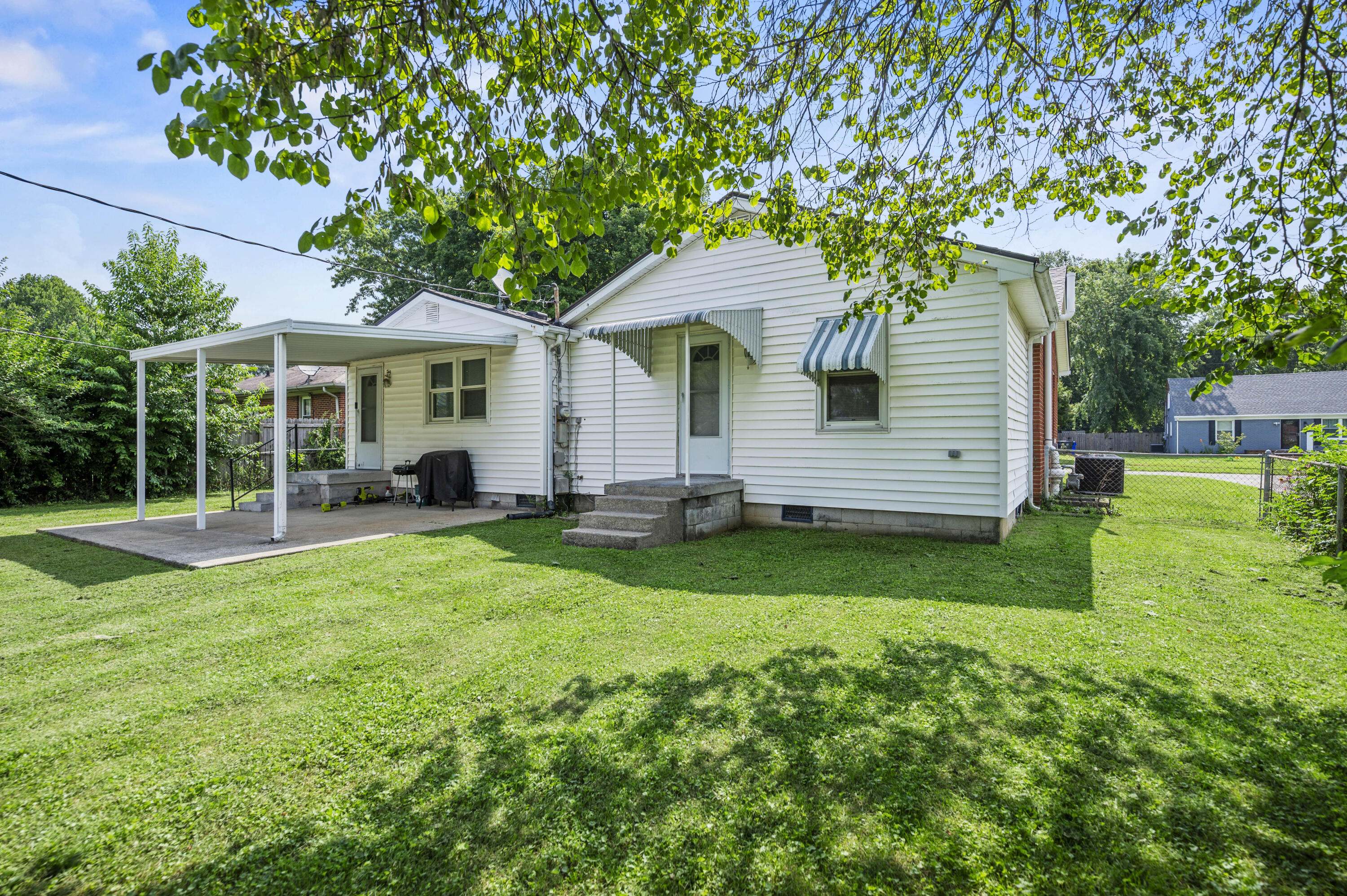 1809 Yorktown Road Lexington, KY 40504 - Photo 6 of 30 1809-6