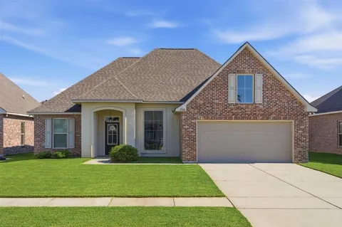 $300,000 | 750 Lionel Lane, Lake Charles, LA 70605