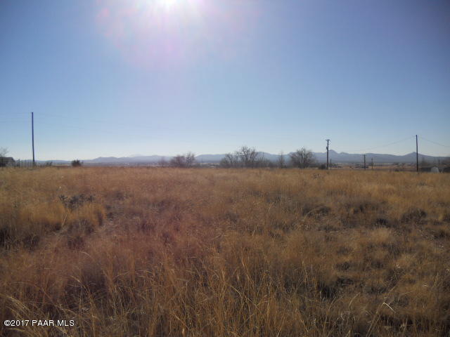 1585 Ranch House Road Paulden, AZ 86334 - Photo 2 of 2 a view of a lake view