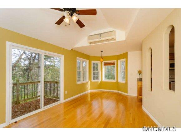 985-987 New Stock Road Weaverville, NC 28787 - Photo 11 of 14 Gallery Image 11
