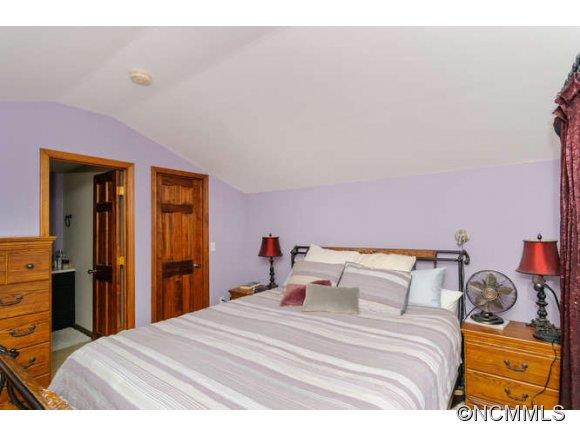 985-987 New Stock Road Weaverville, NC 28787 - Photo 9 of 14 Gallery Image 9