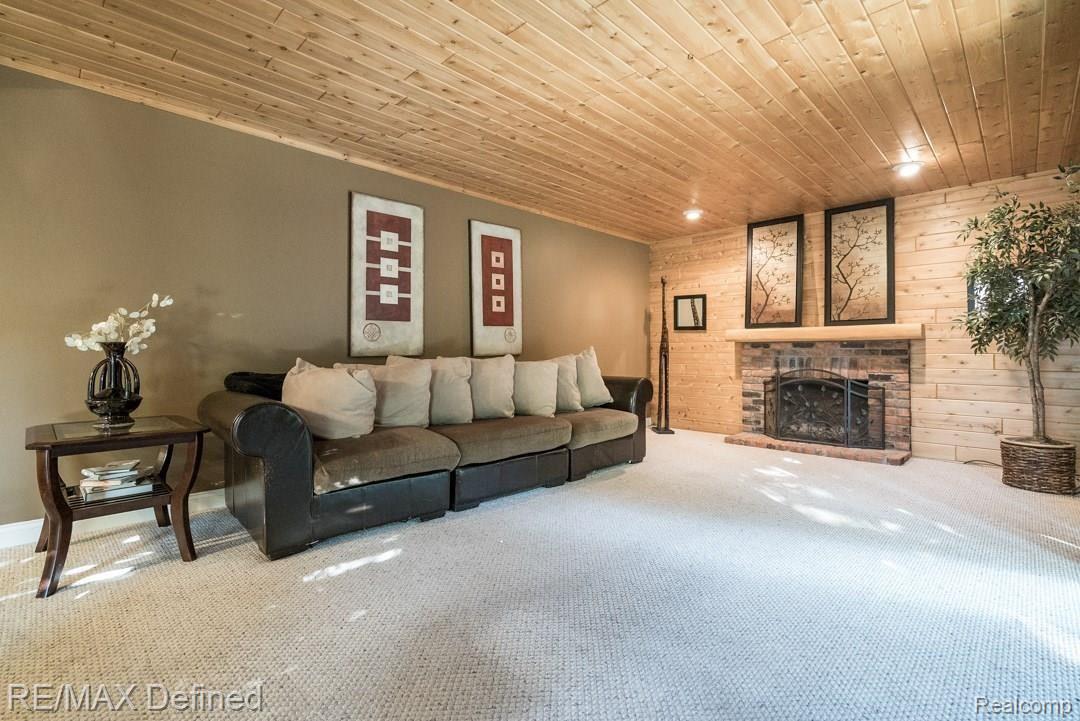 2119 North Fairview Lane Rochester, MI 48306 - Photo 17 of 33 2119-North-Fairview-17.jpg