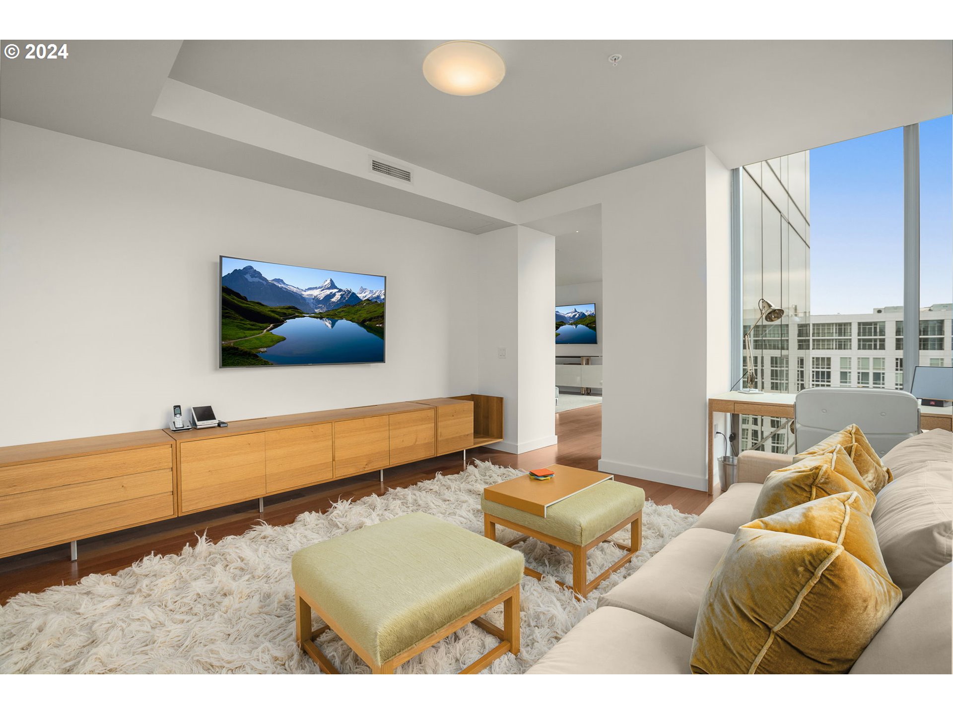 841 Southwest Gaines Street, Unit 2112 Portland, OR 97239 - Photo 8 of 38 Gallery Image 8