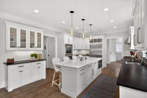 $3,650,000 | 82 Crystal Lake Road, Osterville, MA 02655