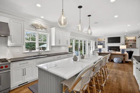 $3,650,000 | 82 Crystal Lake Road, Osterville, MA 02655