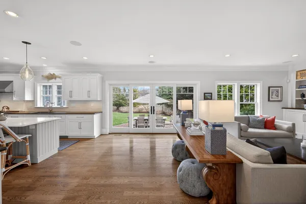 $3,650,000 | 82 Crystal Lake Road, Osterville, MA 02655