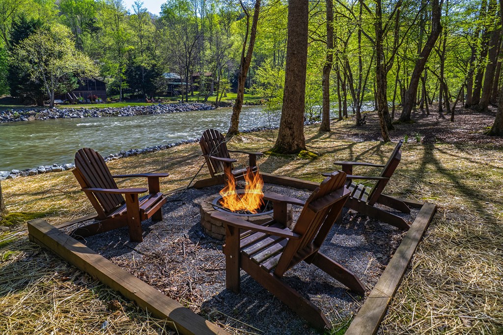 480 Riveredge Lane Ellijay, GA 30540 - Photo 5 of 66 a view of a outdoor sitting area with chairs