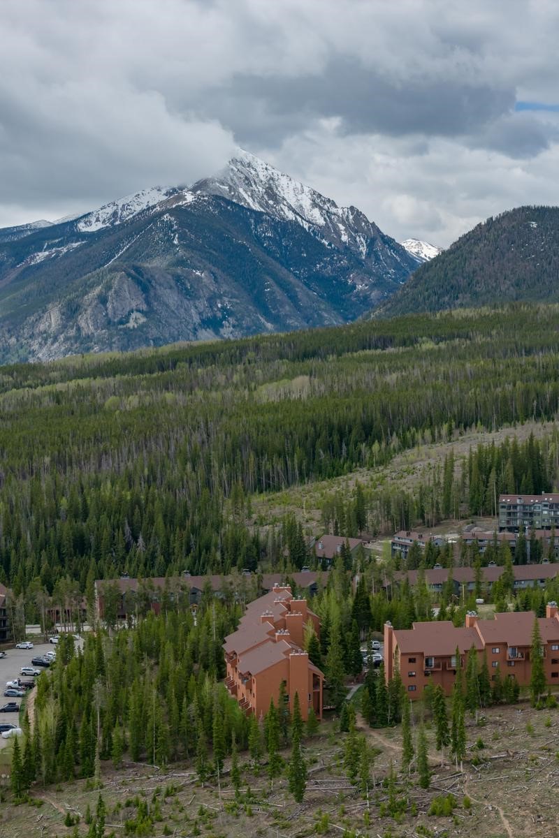 91100 Ryan Gulch Road, Unit 91105 Silverthorne, CO 80498 - Photo 35 of 49 an aerial view of multiple house
