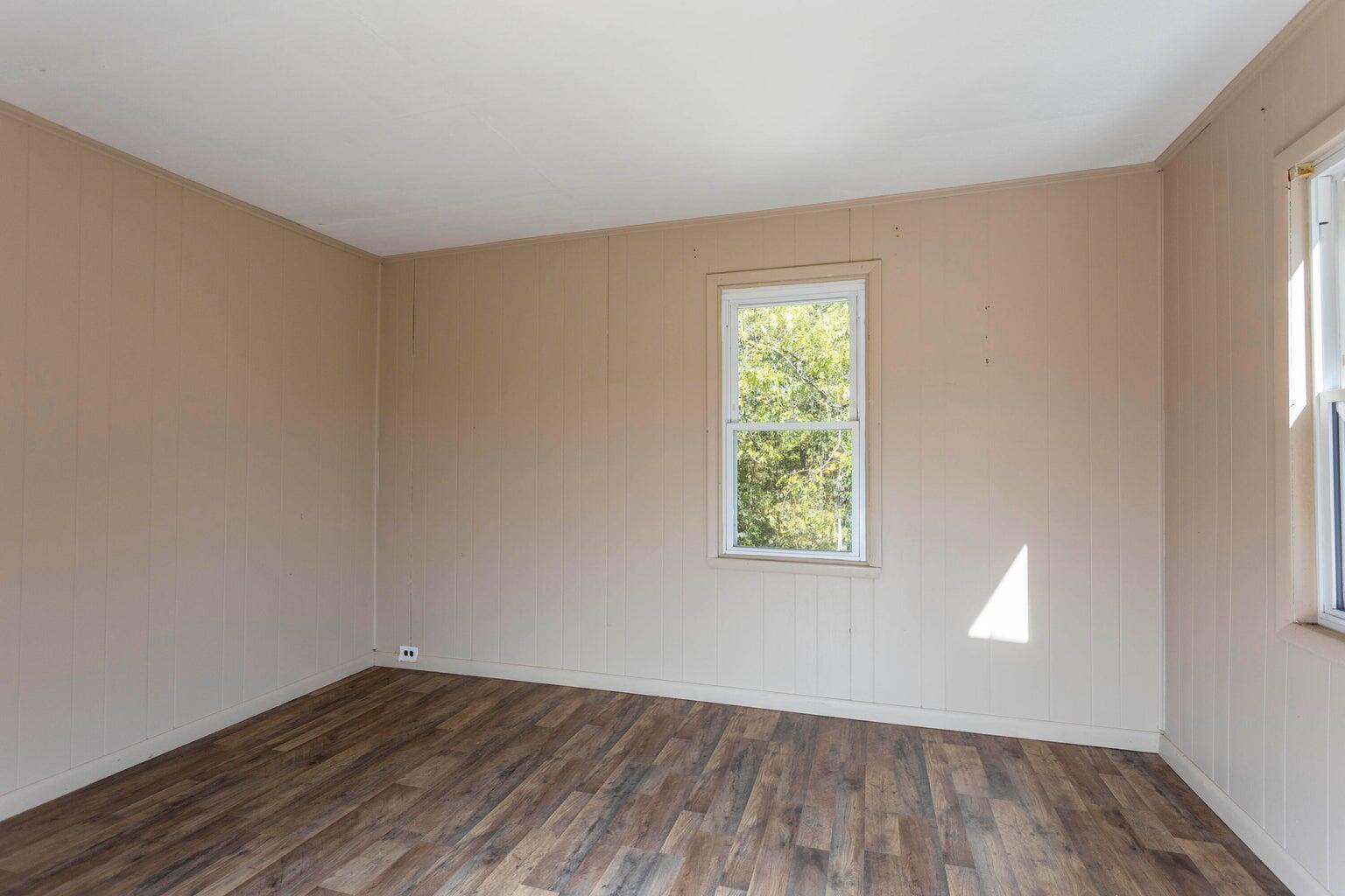 134 Riddle Street Dayton, TN 37321 - Photo 18 of 32 Guest Bedroom