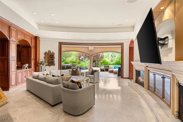 $11,600,000 | 18 Olympia Hills Circle, Las Vegas, NV 89141