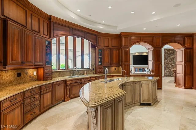 $11,600,000 | 18 Olympia Hills Circle, Las Vegas, NV 89141