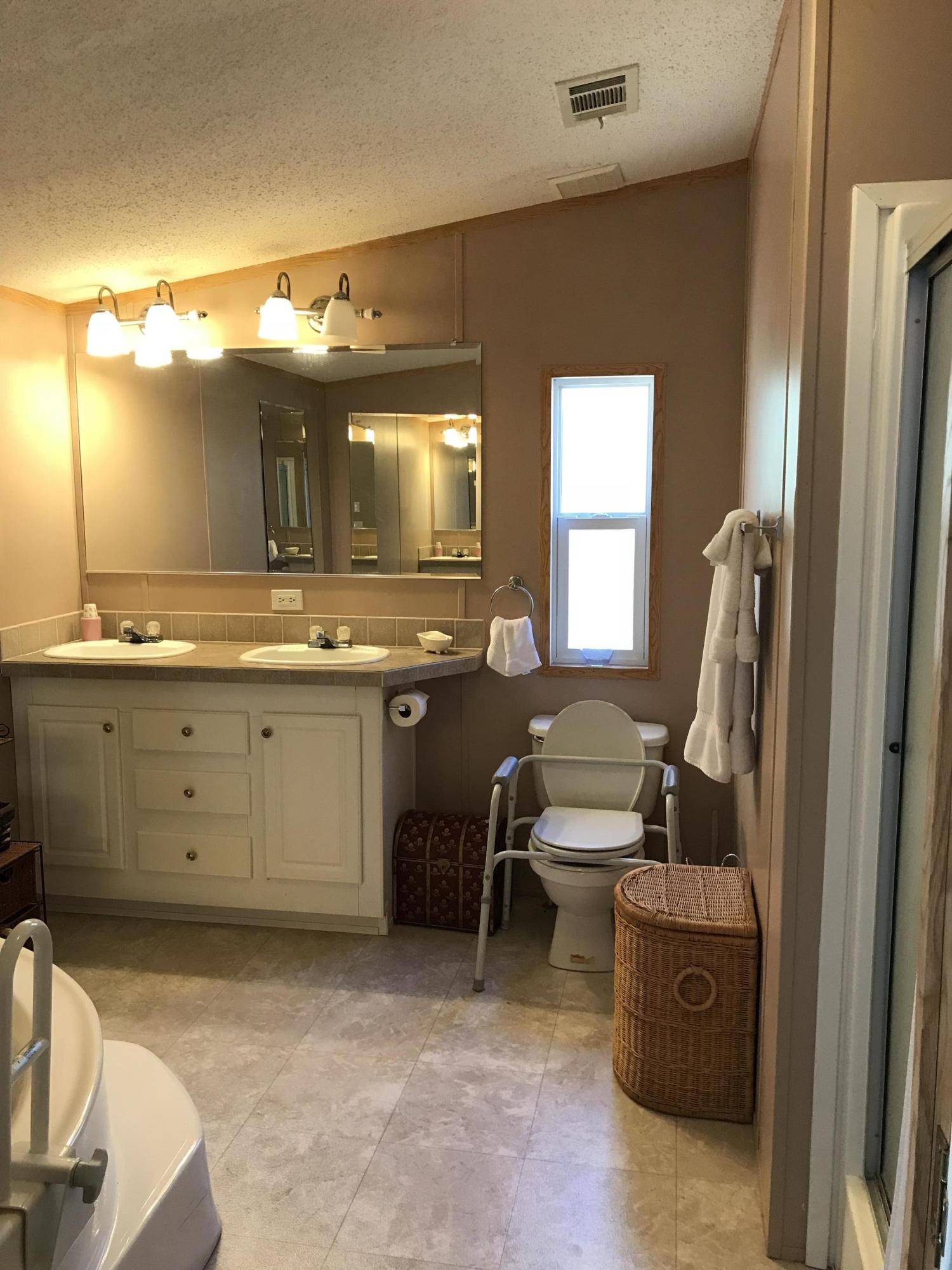 2165 Sullivans Ferry Road Ridgeville, SC 29472 - Photo 11 of 23 Master bath