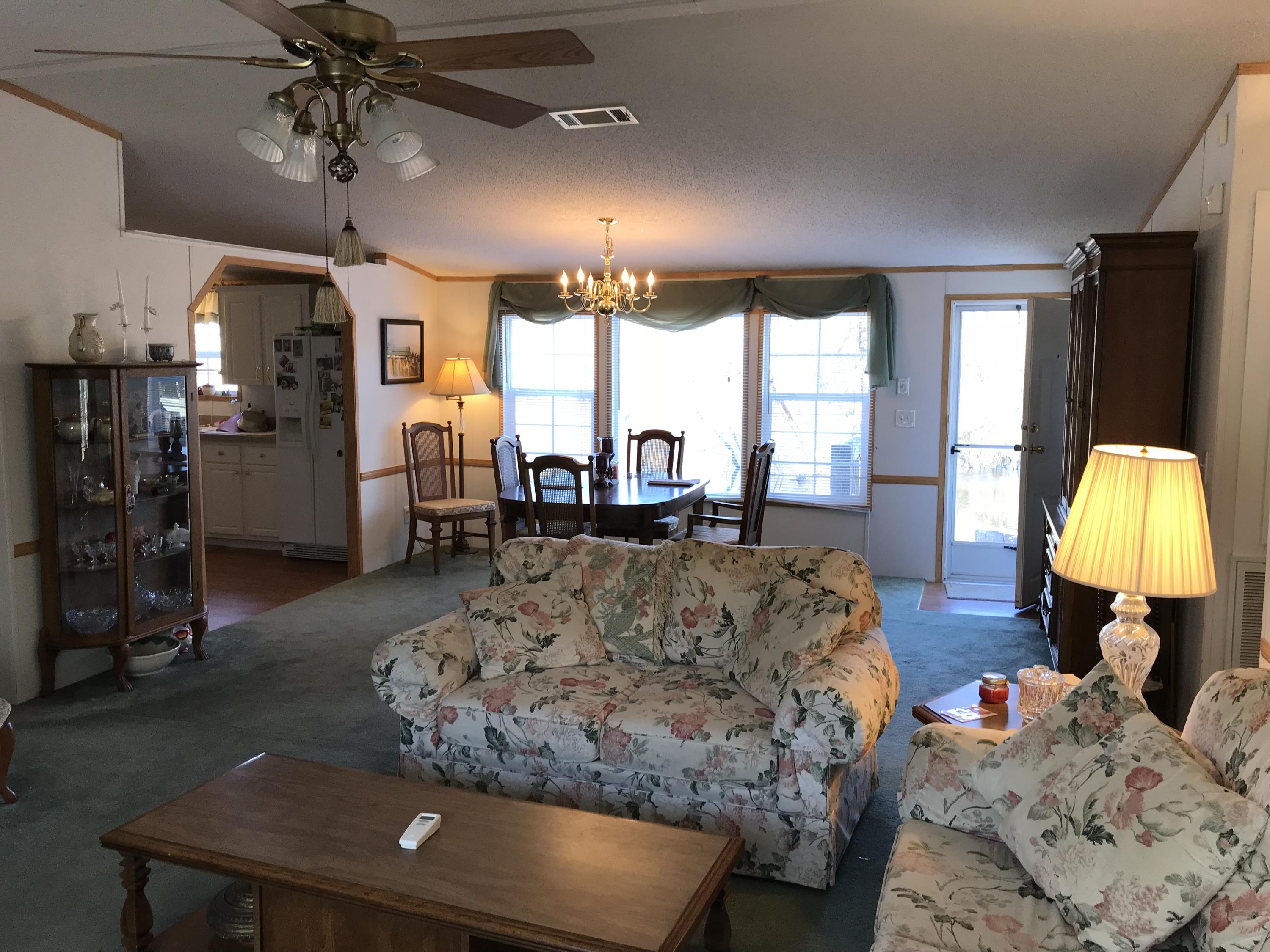 2165 Sullivans Ferry Road Ridgeville, SC 29472 - Photo 6 of 23 Living /Dining