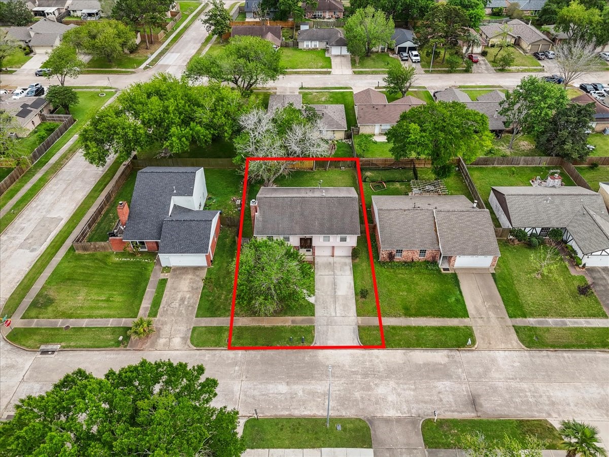 430 Redway Lane Houston, TX 77598 - Photo 31 of 43 an aerial view of a house