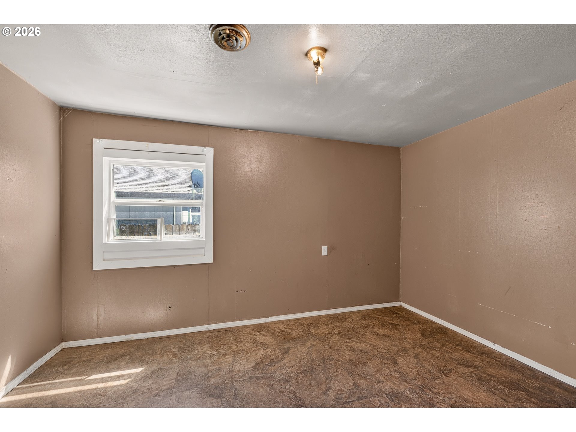 329 Southwest Harrison Street Sheridan, OR 97378 - Photo 19 of 36