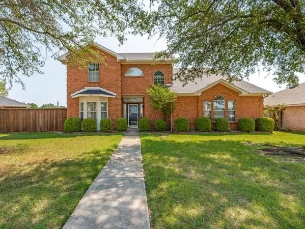 $2,200 | 716 Kristi Lane, Cedar Hill, TX 75104