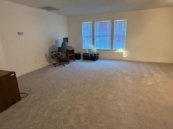 $2,200 | 716 Kristi Lane, Cedar Hill, TX 75104