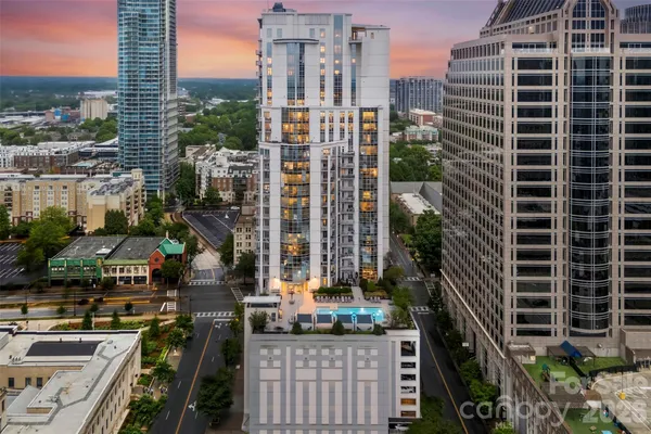 $355,000 | 333 West Trade Street, Unit 500, Charlotte, NC 28202