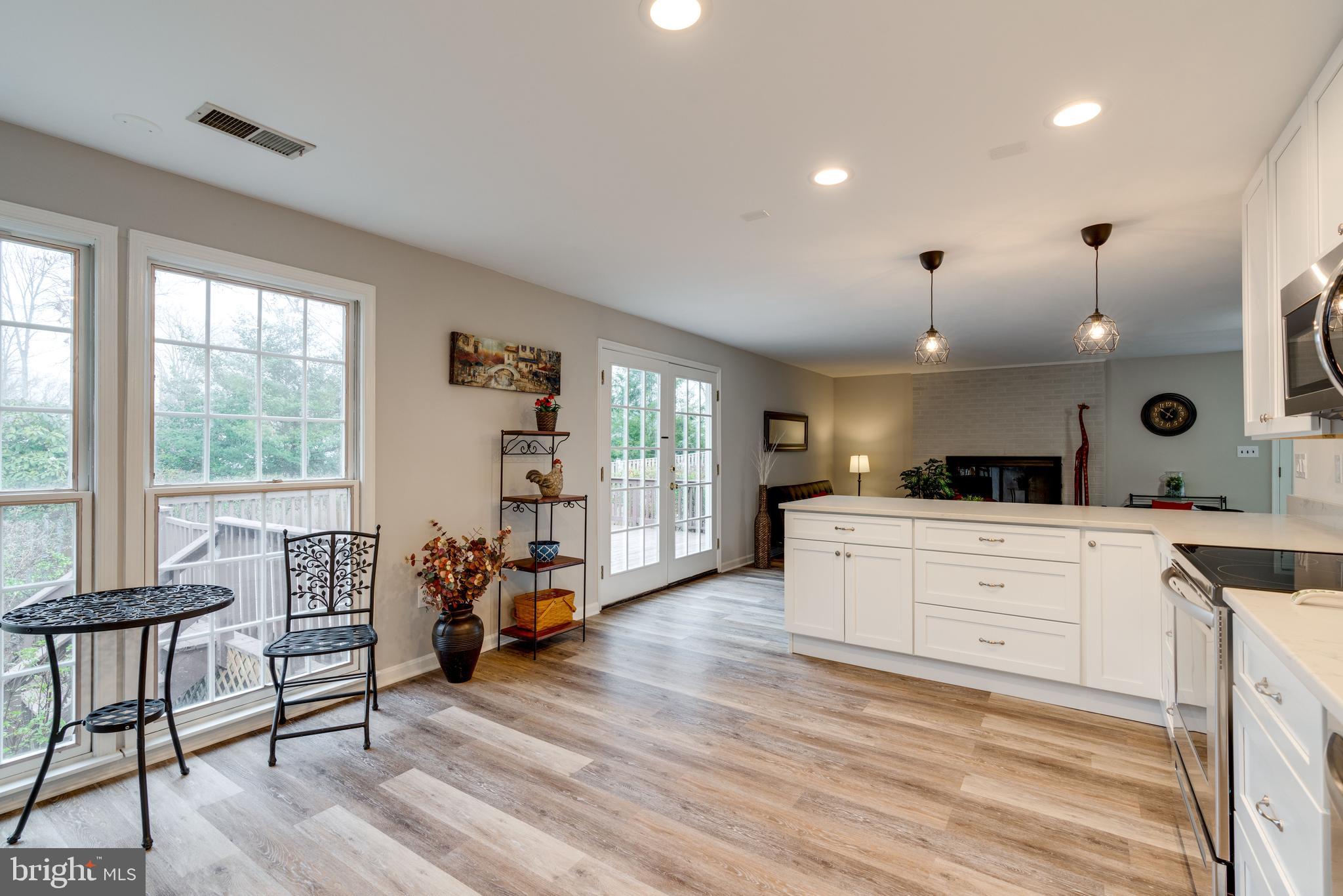 8712 Clydesdale Road Springfield, VA 22151 - Photo 10 of 39 Large Eat-in Kitchen