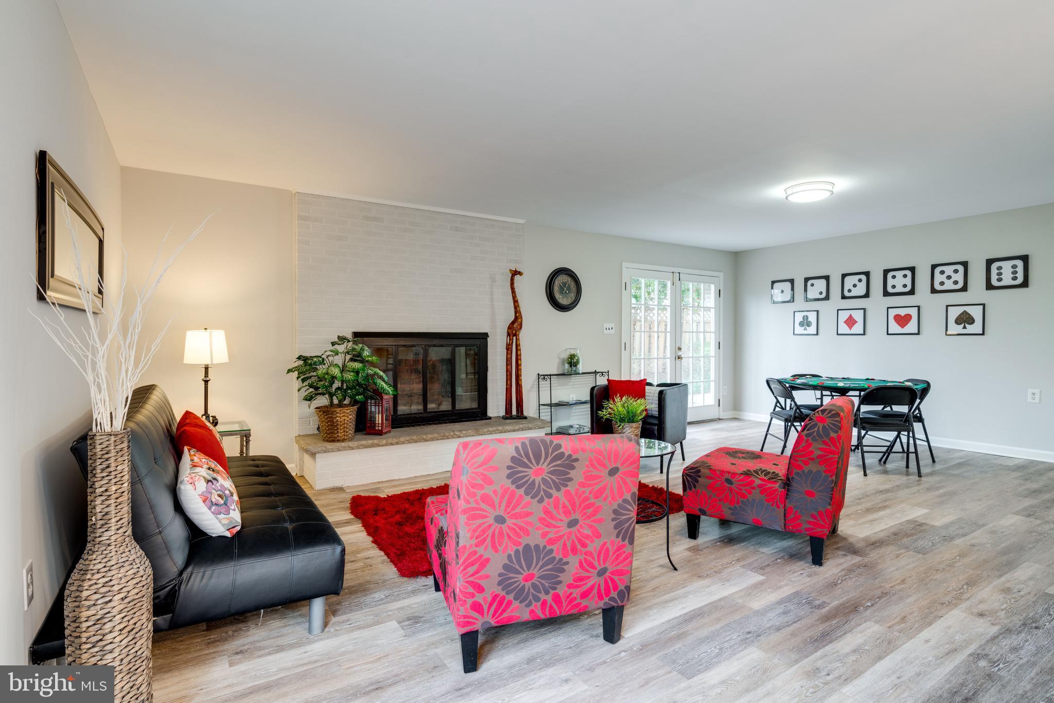 8712 Clydesdale Road Springfield, VA 22151 - Photo 14 of 39 Plenty of Room to Enjoy this Family Room