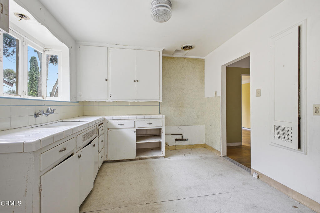822 Valley View Road South Pasadena, CA 91030 - Photo 6 of 13 06 - Valley View (822)
