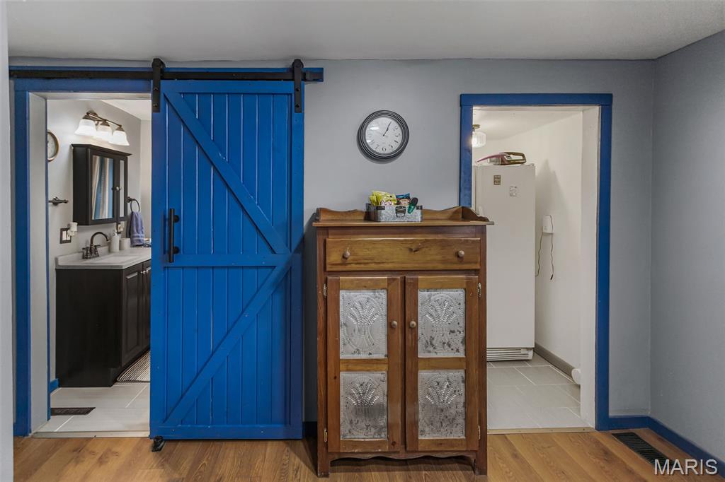 320 North State Street Roodhouse, IL 62082 - Photo 17 of 39