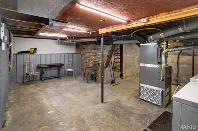 $199,900 | 320 North State Street, Roodhouse, IL 62082