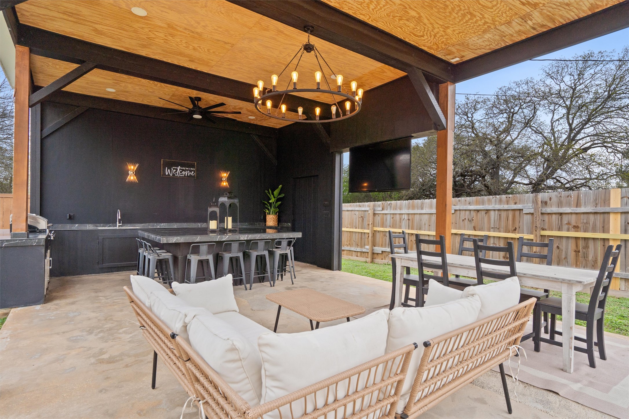 1108 Dunman Drive Georgetown, TX 78628 - Photo 6 of 40 a view of a chairs and tables in the patio