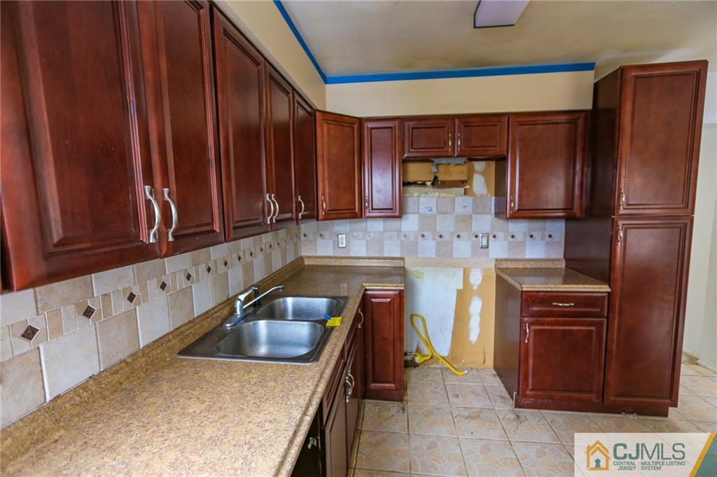 12 Georges Road New Brunswick, NJ 08901 - Photo 6 of 17 Gallery Image 6