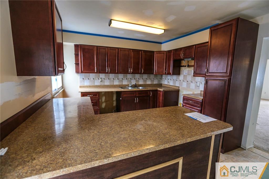12 Georges Road New Brunswick, NJ 08901 - Photo 8 of 17 Gallery Image 8