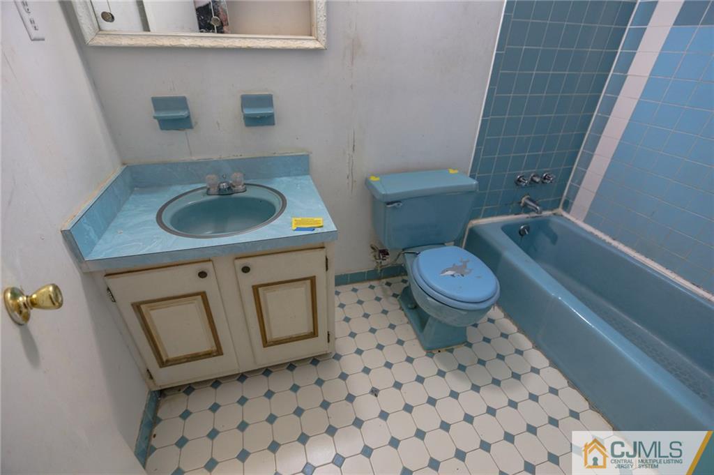 12 Georges Road New Brunswick, NJ 08901 - Photo 10 of 17 Gallery Image 10