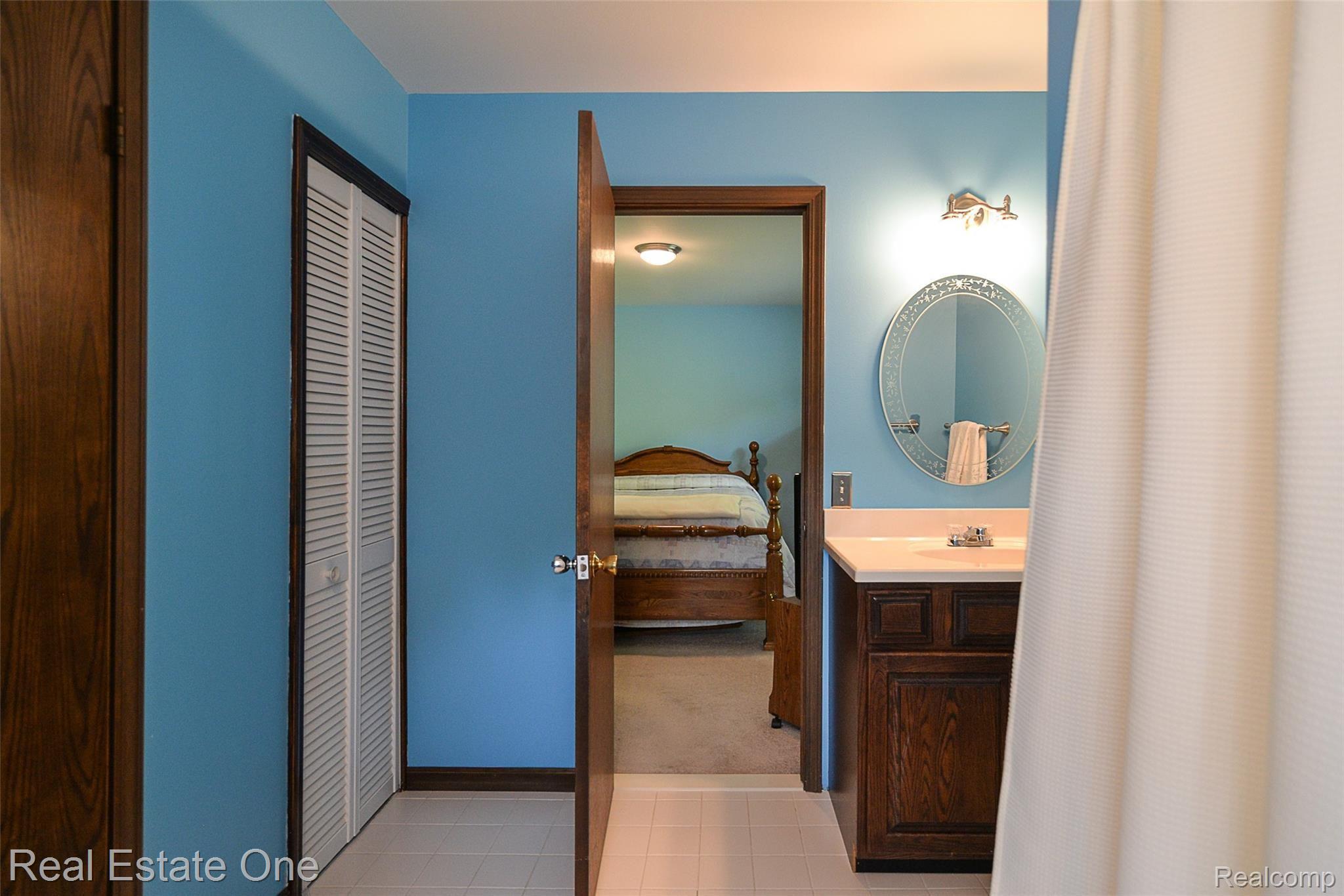 5027 Culver Road Brighton, MI 48114 - Photo 16 of 24 Full Bath