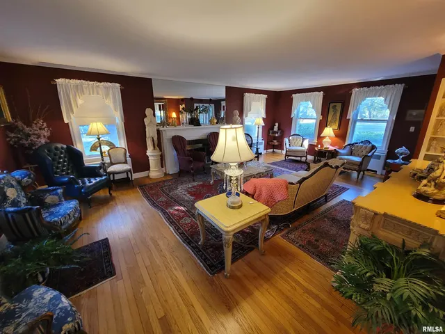 $339,900 | 321 West Boone Street, Salem, IL 62881