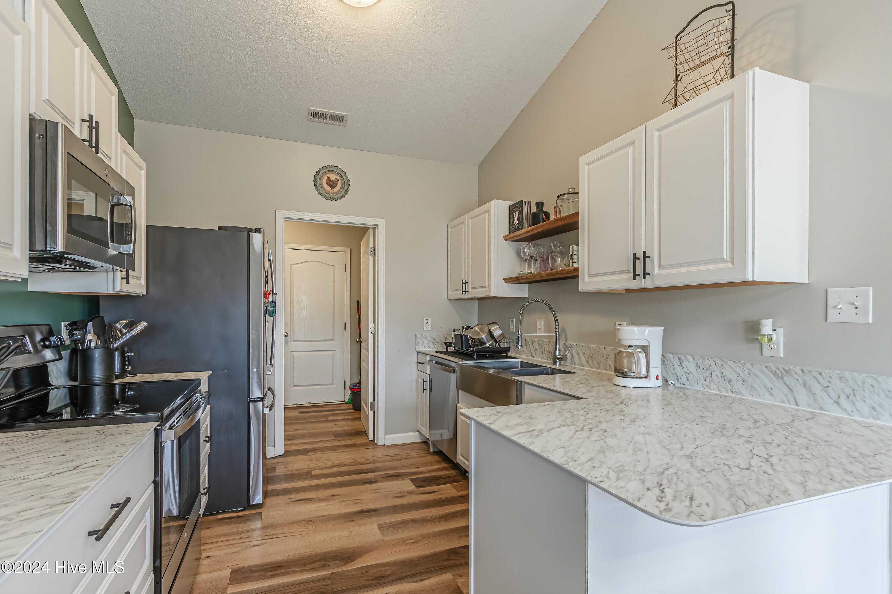 285 Merin Height Road Jacksonville, NC 28546 - Photo 17 of 67 Kitchen