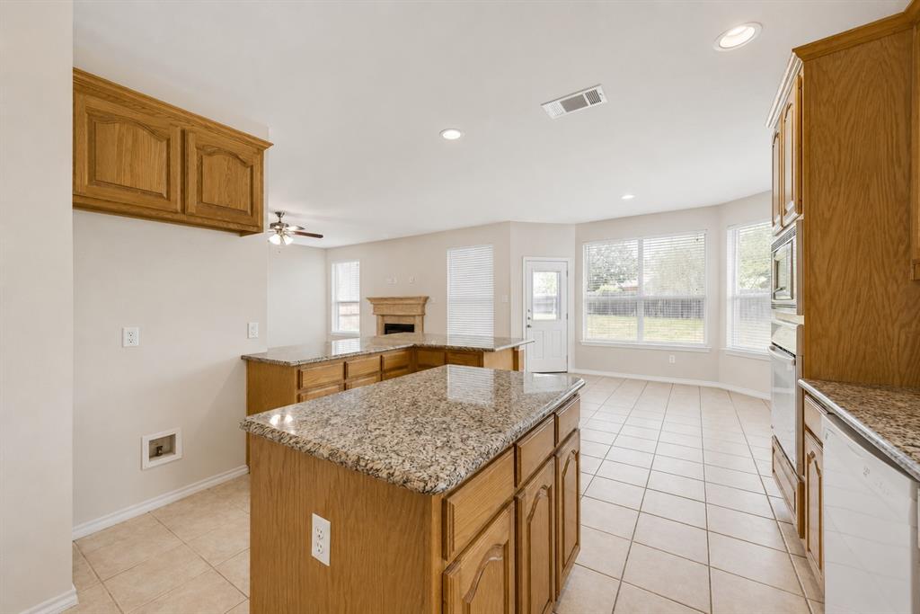 8632 Trace Ridge Parkway Fort Worth, TX 76244 - Photo 8 of 28