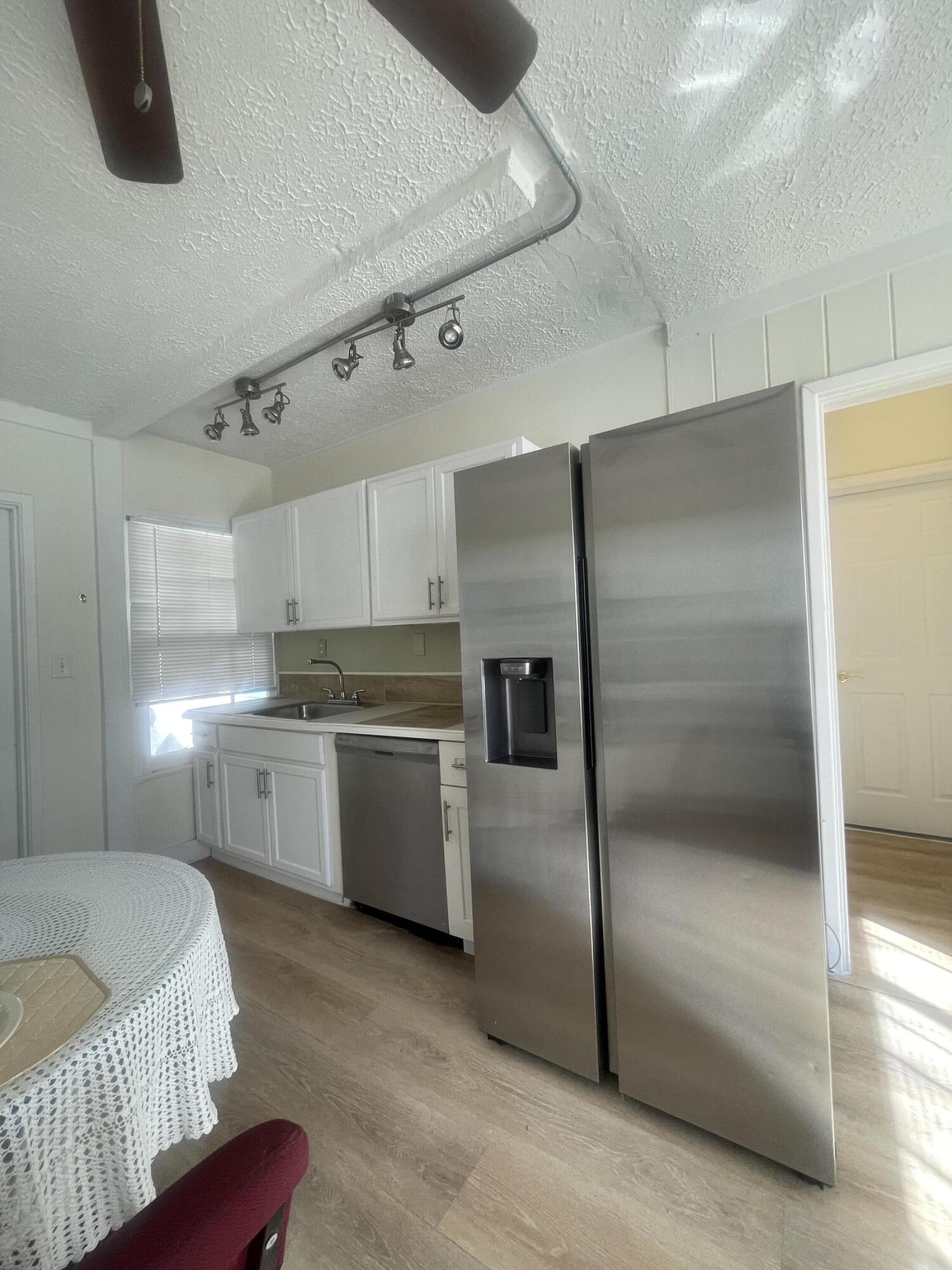 904 Boston Avenue, Unit 2 Fort Pierce, FL 34950 - Photo 12 of 36 IMG_6122