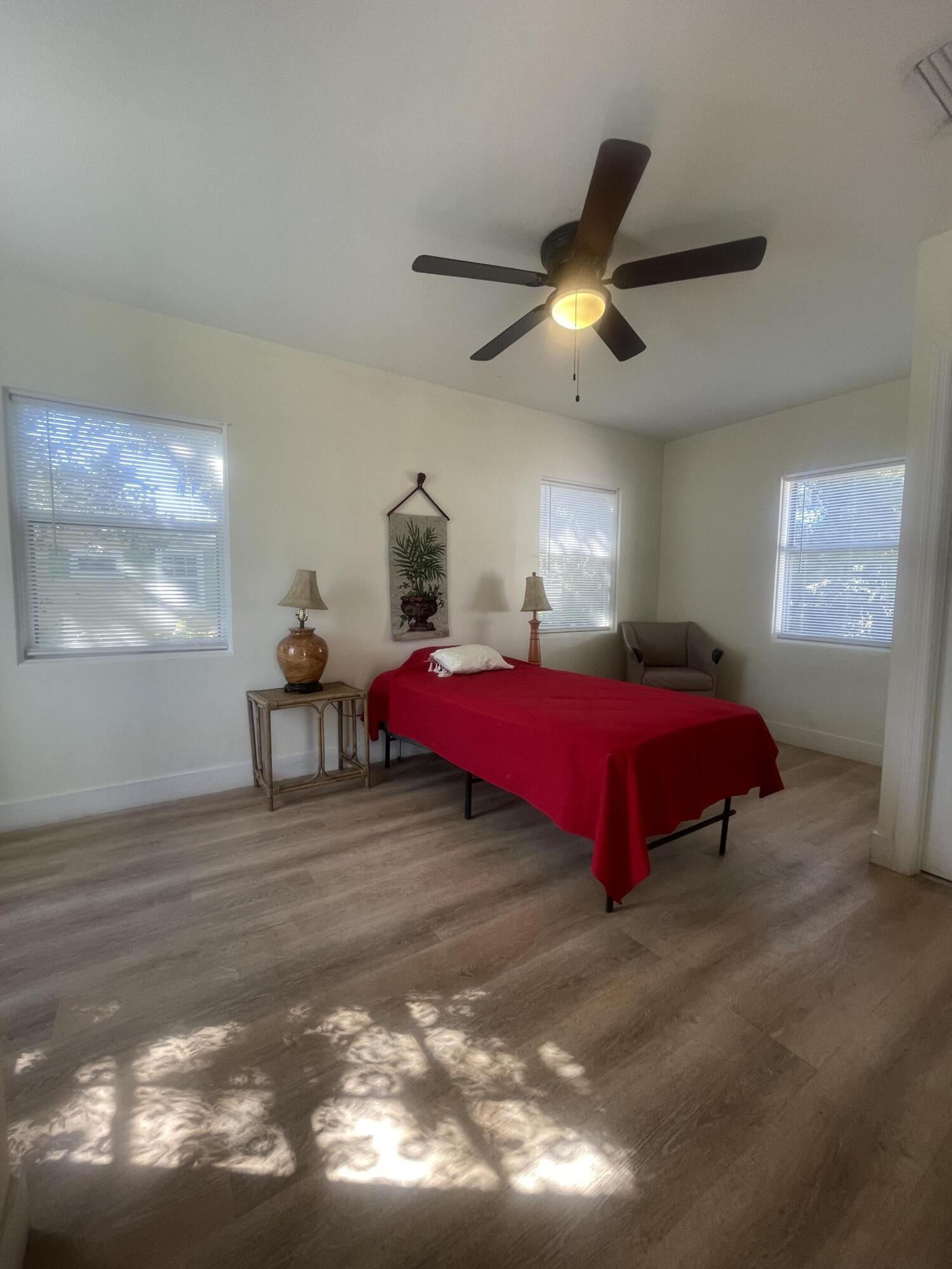 904 Boston Avenue, Unit 2 Fort Pierce, FL 34950 - Photo 18 of 36 IMG_6132