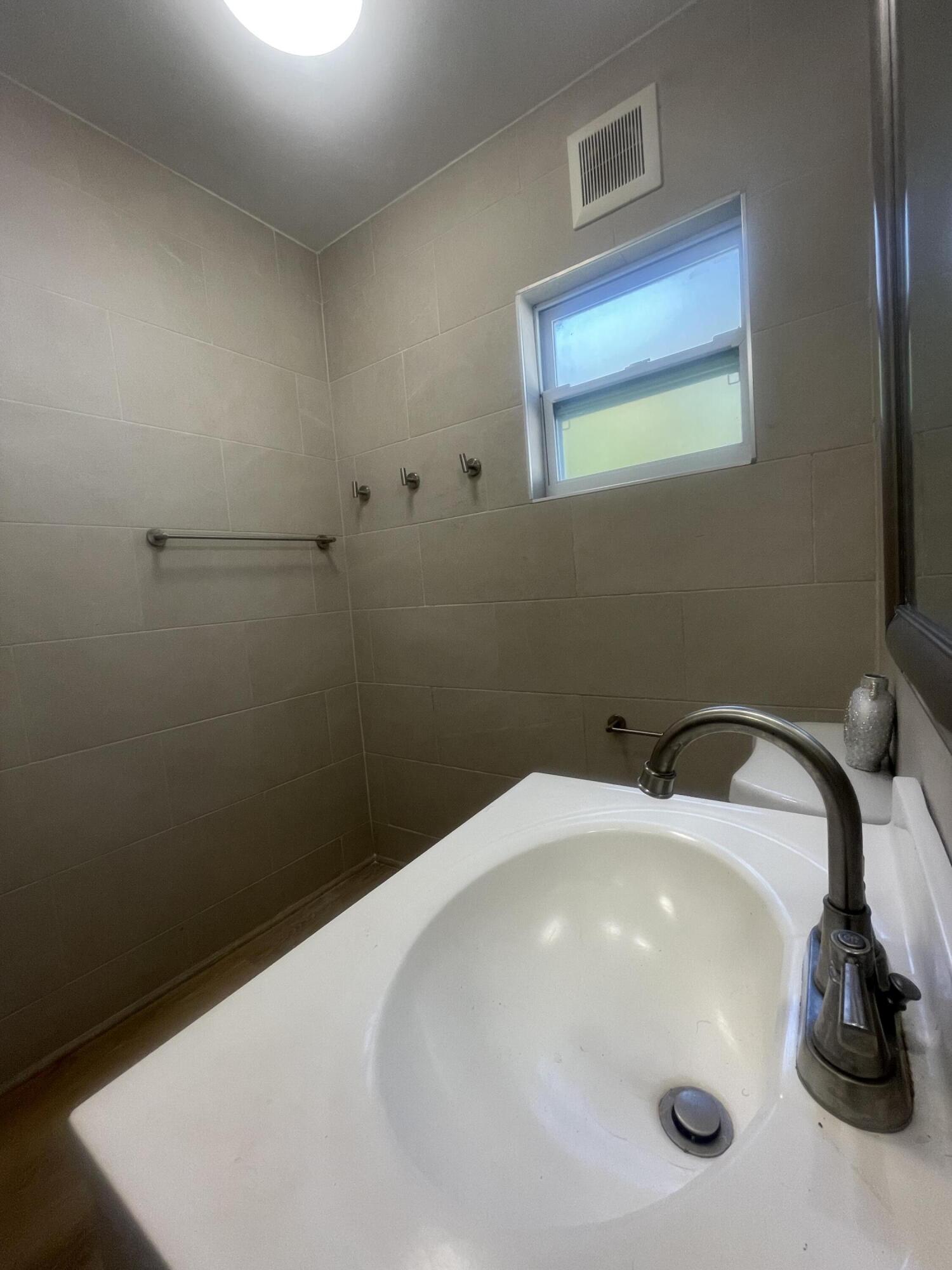 904 Boston Avenue, Unit 2 Fort Pierce, FL 34950 - Photo 25 of 36 IMG_6145