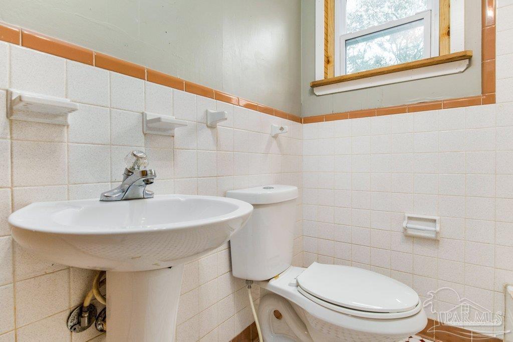 4032 Driskell Road Milton, FL 32583 - Photo 8 of 36