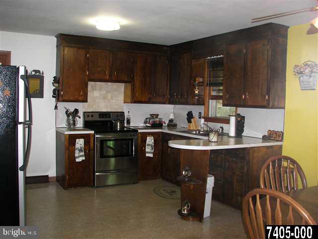 6134 Pine Road Thomasville, PA 17364 - Photo 4 of 13 Gallery Image 4