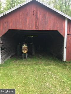 412 Old Bachmans Valley Road Westminster, MD 21157 - Photo 37 of 52 Tractor shed front